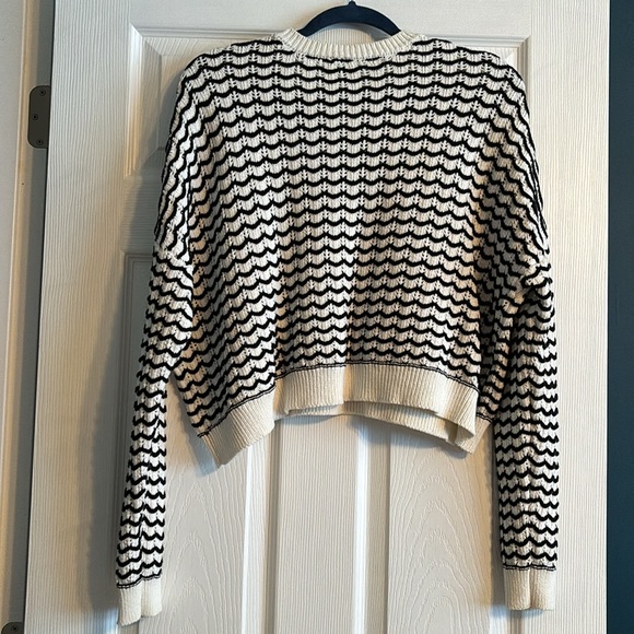 Knit black and white stripe sweater - Picture 5 of 5